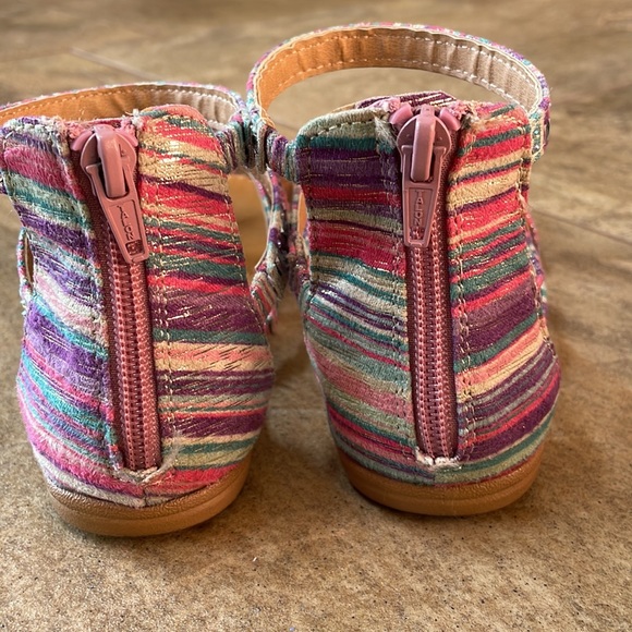 + SO + Striped Gladiator Sandals - Picture 4 of 5